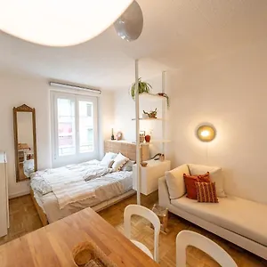  Apartment Beautiful Central Steps From Lake And Water Jet